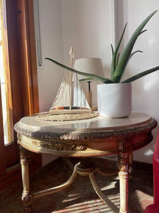 Cal Salmare Seafront Apartment With Rooftop Terrace And Pool Calafell Extérieur photo