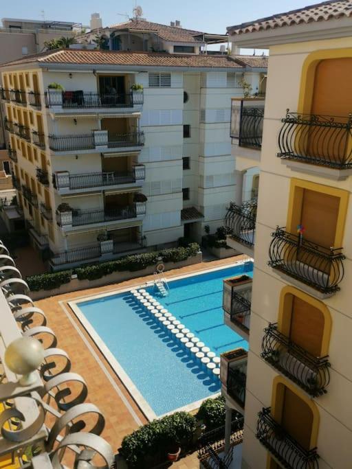 Cal Salmare Seafront Apartment With Rooftop Terrace And Pool Calafell Extérieur photo