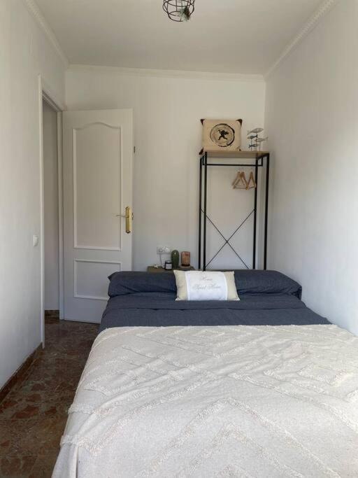 Cal Salmare Seafront Apartment With Rooftop Terrace And Pool Calafell Extérieur photo