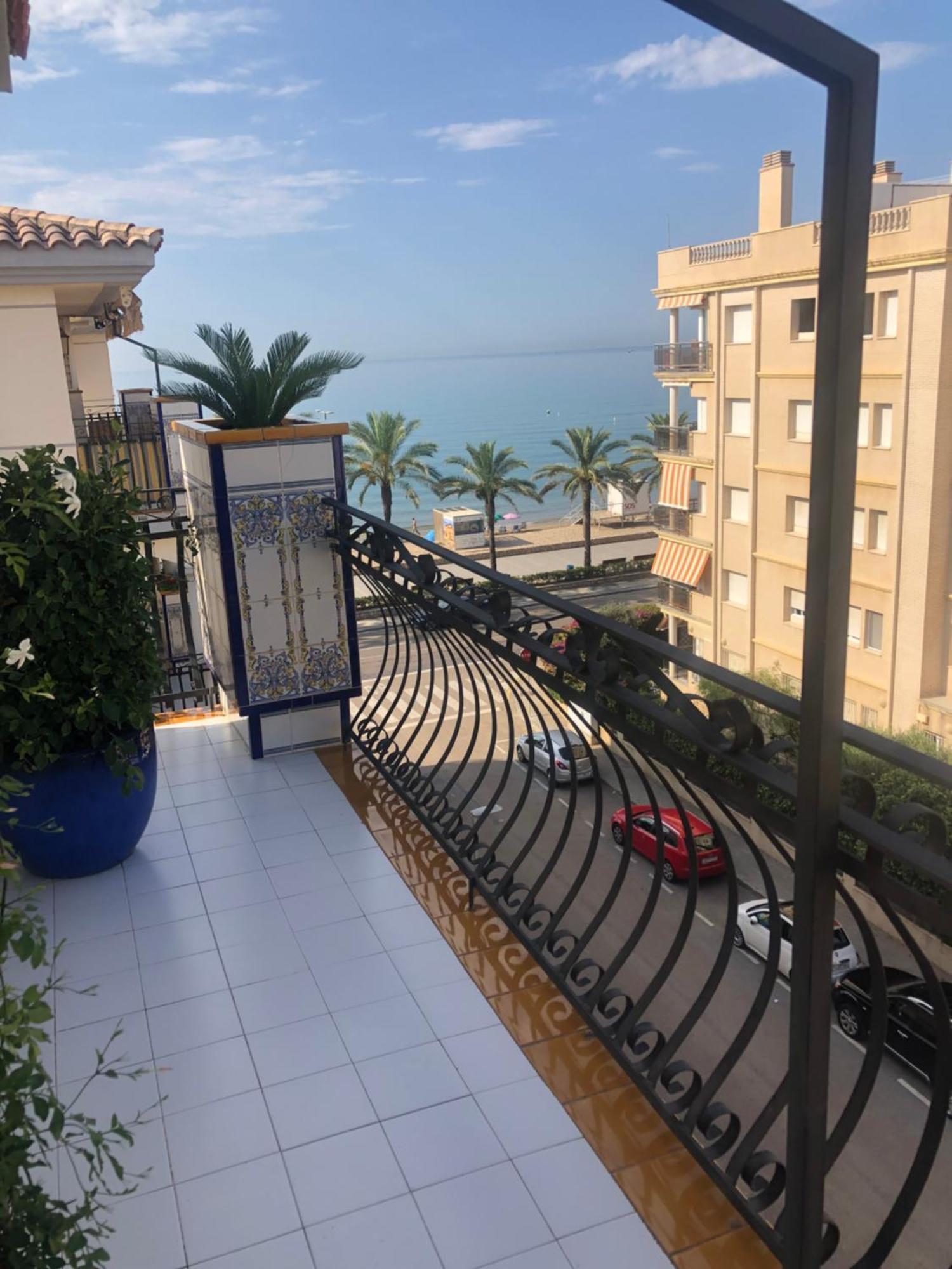 Cal Salmare Seafront Apartment With Rooftop Terrace And Pool Calafell Extérieur photo