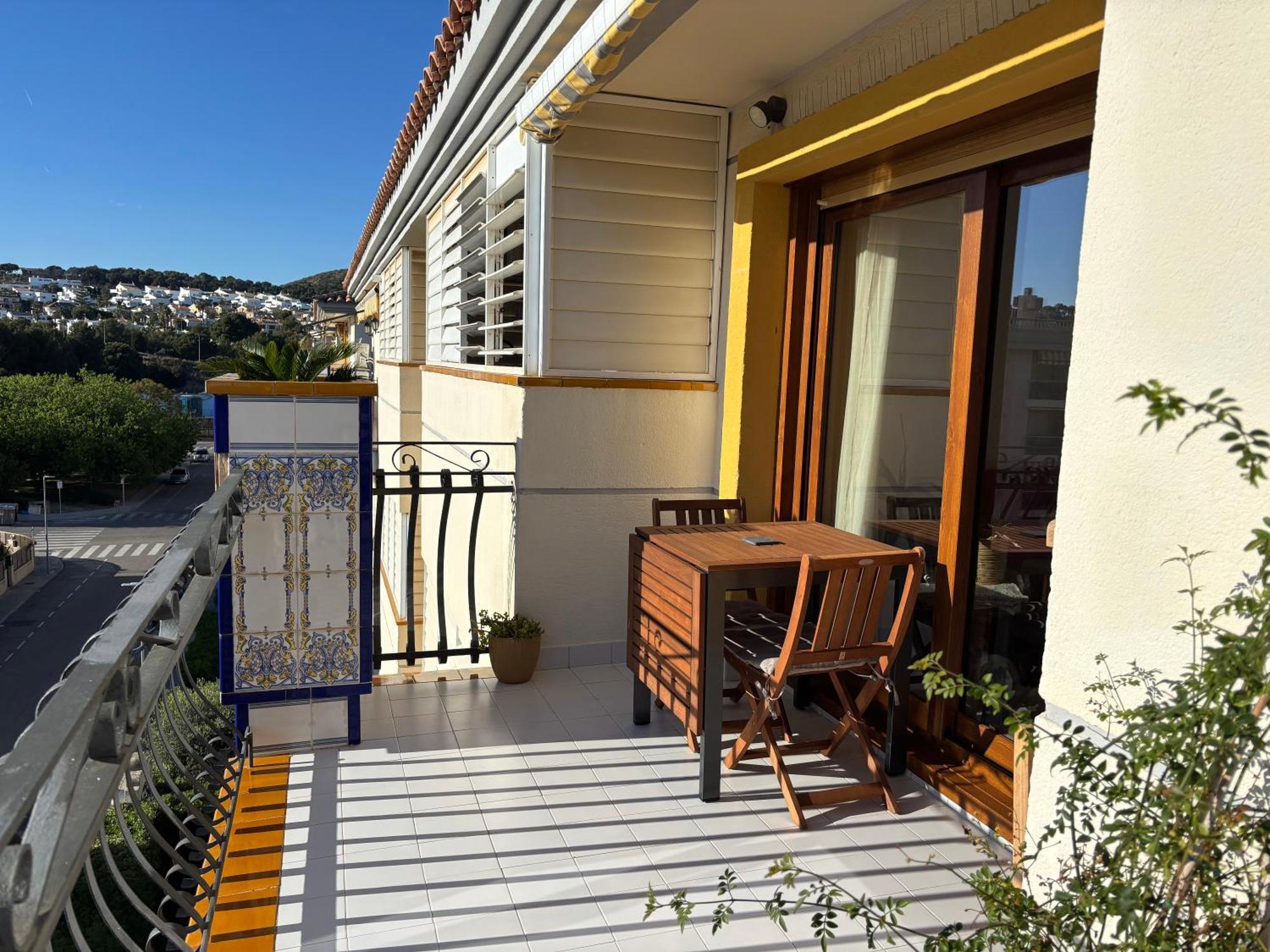 Cal Salmare Seafront Apartment With Rooftop Terrace And Pool Calafell Extérieur photo